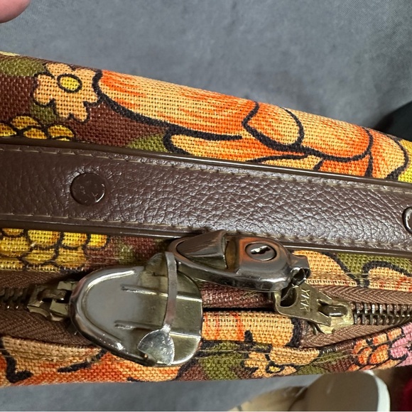 Vintage 1960s mod floral suitcase - Picture 6 of 6
